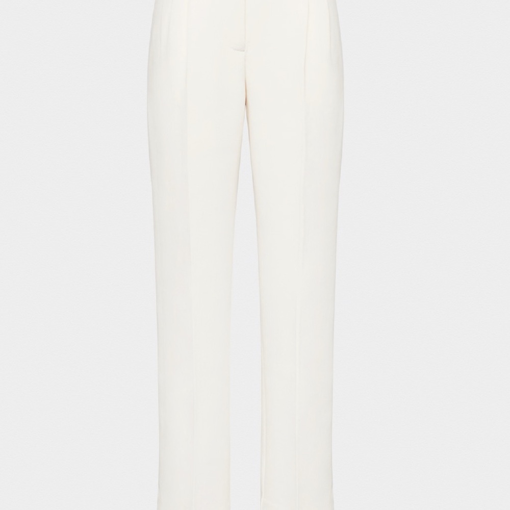 Aritzia Effortless pant short light  birch Women's crepe Pants